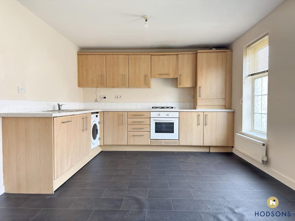 Property photo 2 of 8 Kitchen