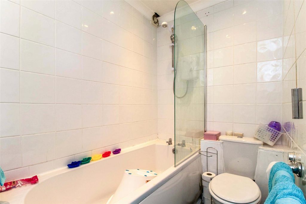 Property photo 3 of 12 Bathroom