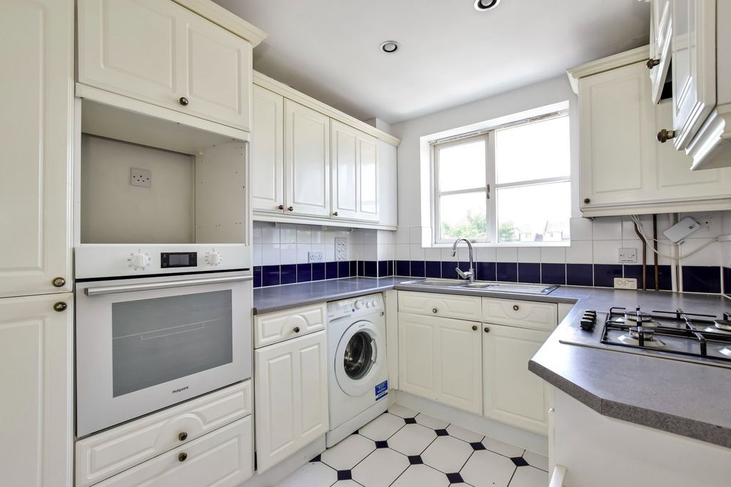 Property photo 3 of 13