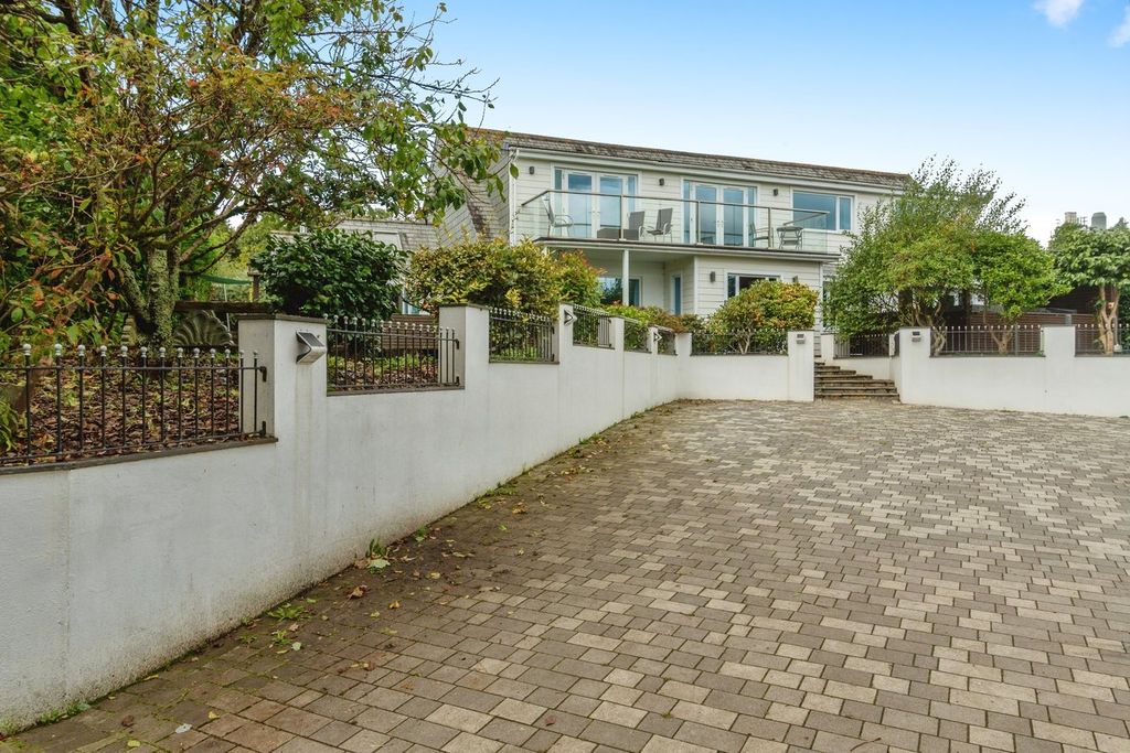 Property photo 1 of 35