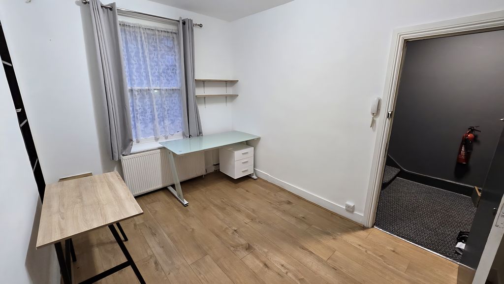 Property photo 2 of 3