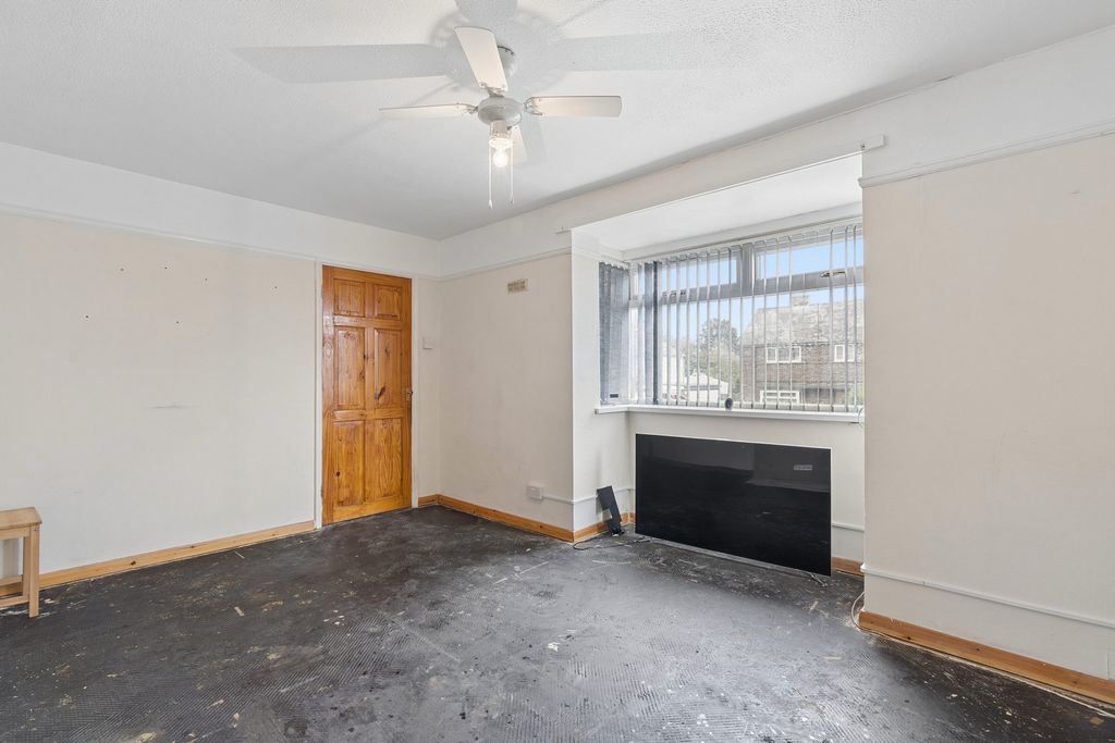 Property photo 3 of 19 Photo 8