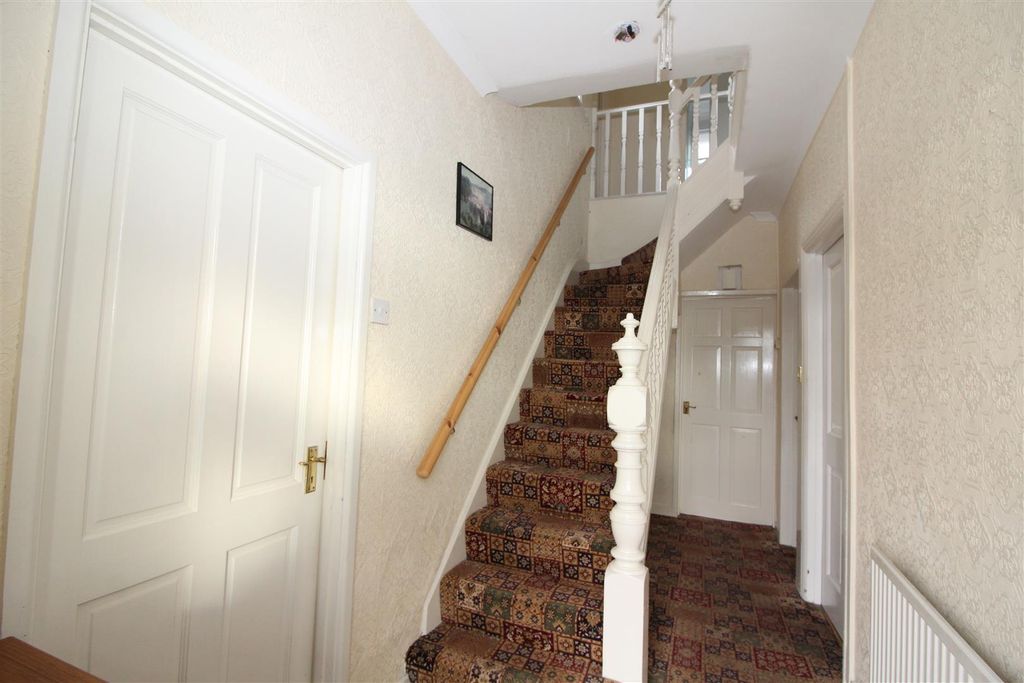 Property photo 2 of 33 Hallway