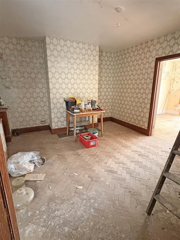 Property photo 3 of 9 Living Room