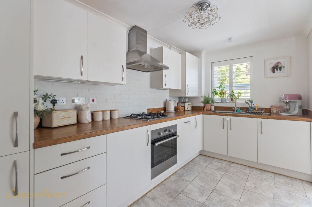 Property photo 2 of 13 Kitchen