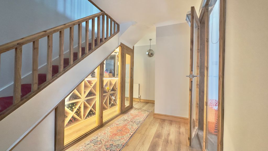 Property photo 2 of 22 Img_7764