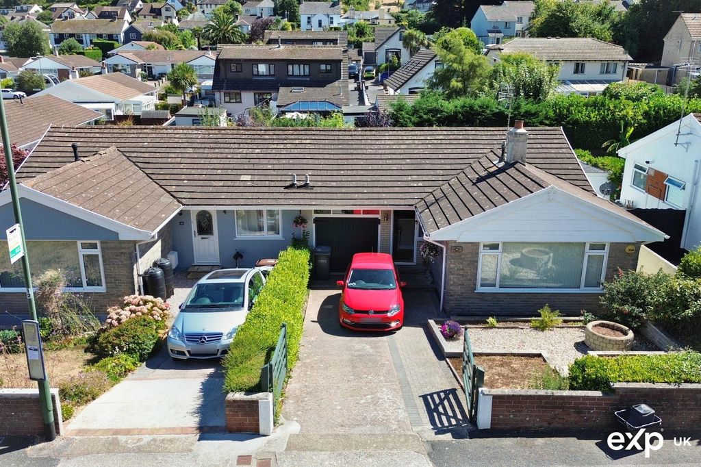 Property photo 1 of 32