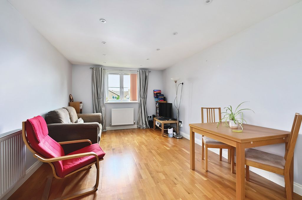 Property photo 3 of 9 Living Area