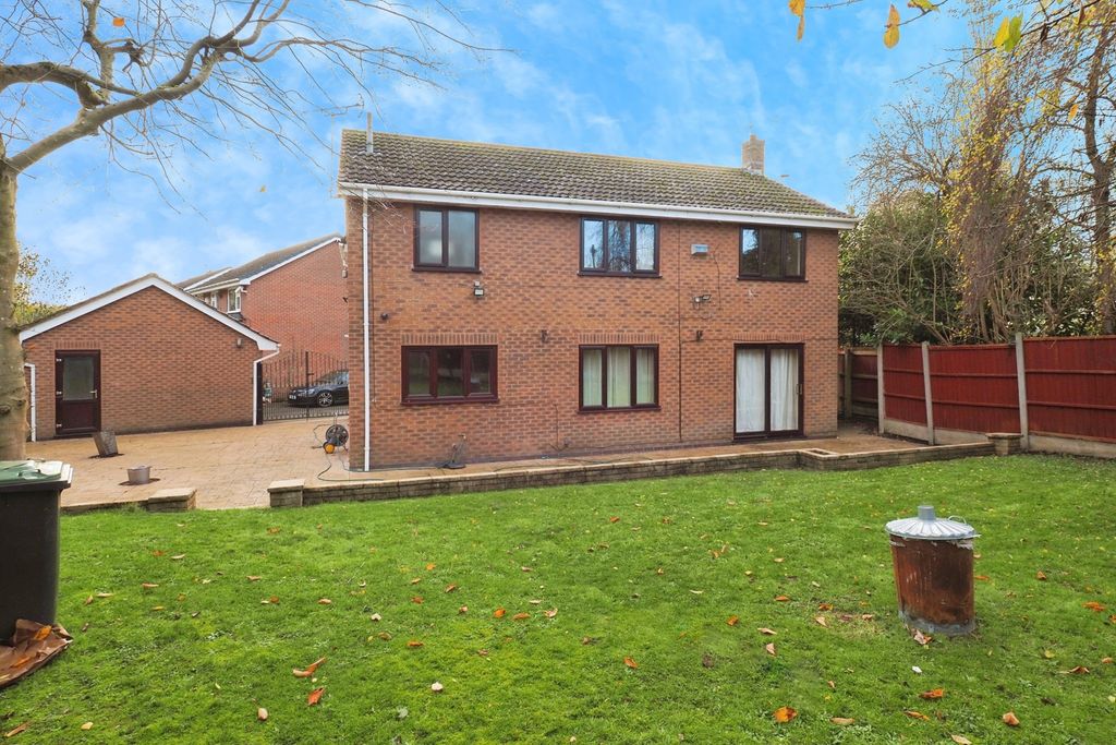 Property photo 2 of 24 Rear