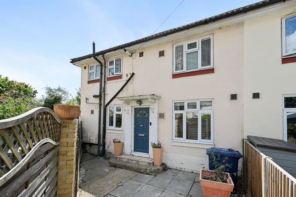 Property photo 2 of 11