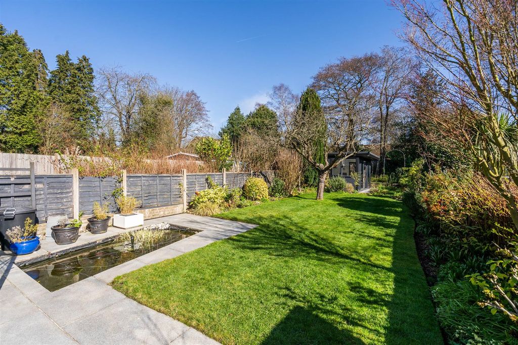 Property photo 2 of 16 45 Moreton Road_25.Jpg