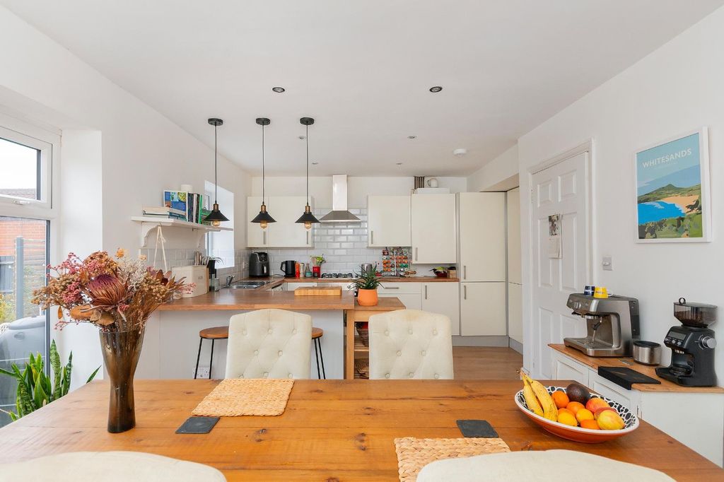 Property photo 1 of 25 6B7Rbr - Kitchen Diner E.Jpg