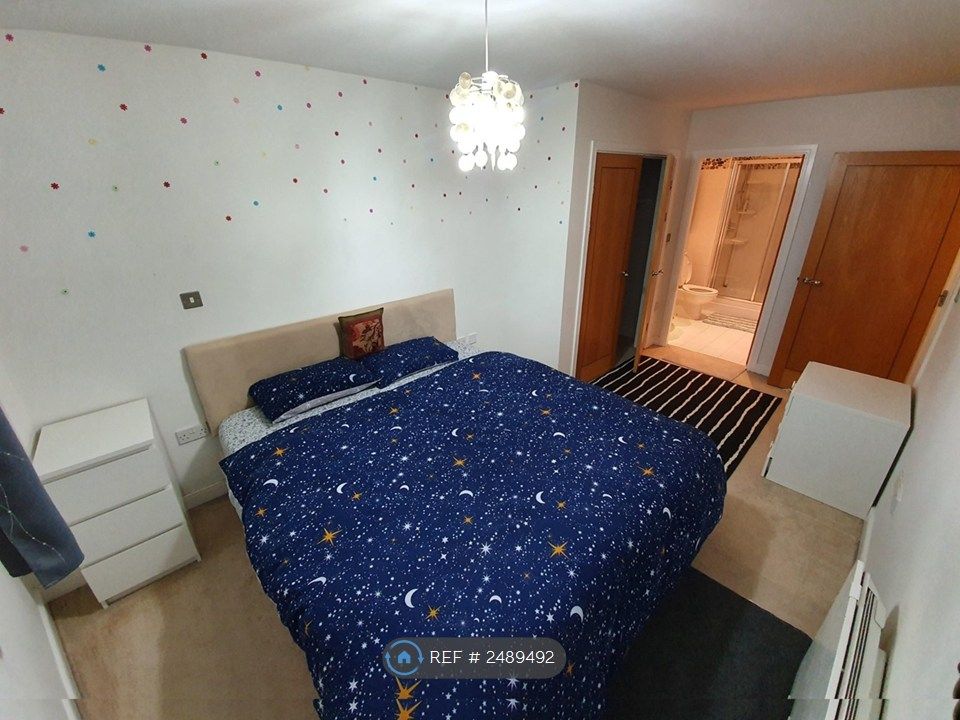 Property photo 3 of 12 Master Bedroom