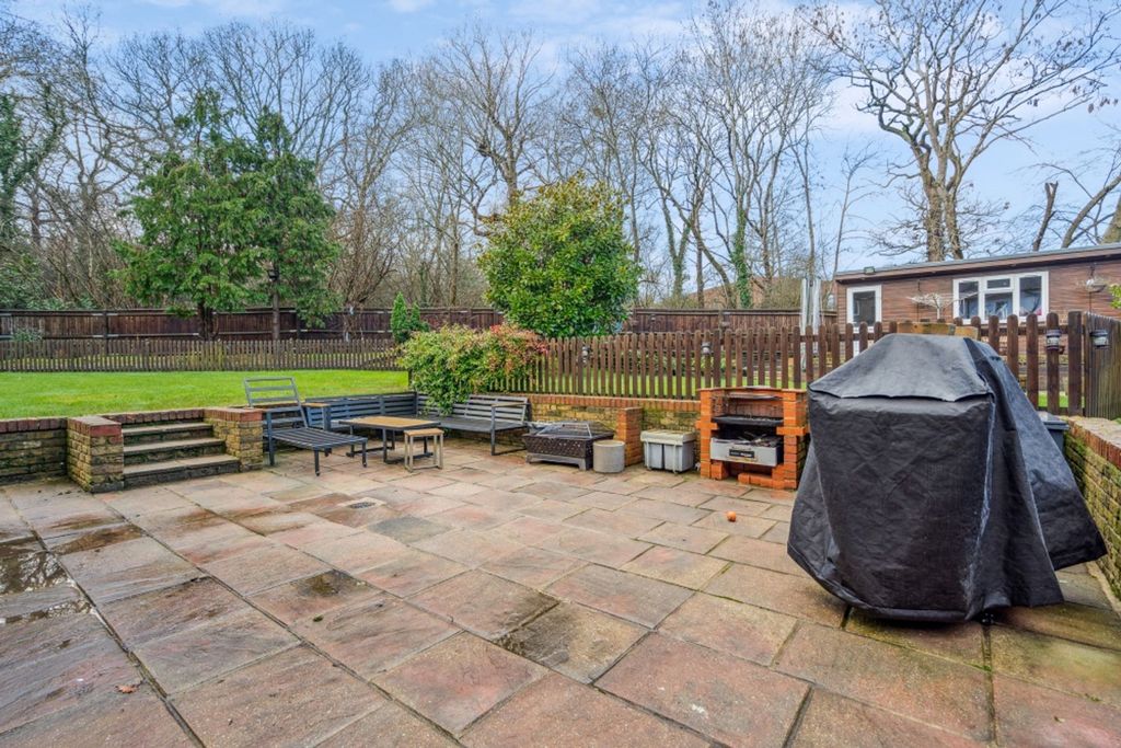 Property photo 1 of 21