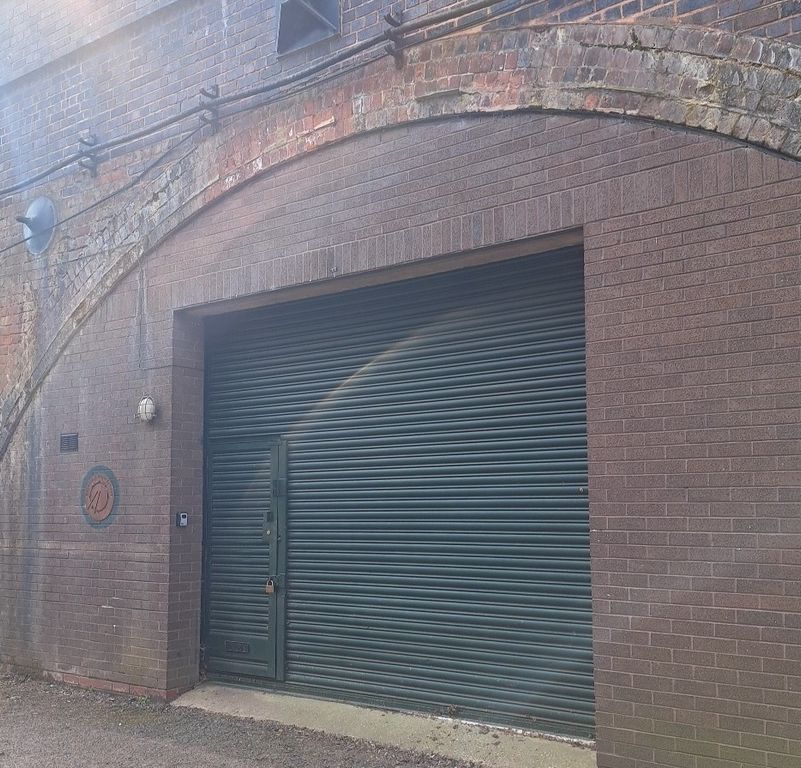 Property photo 1 of 1 The Front Of An Arch.