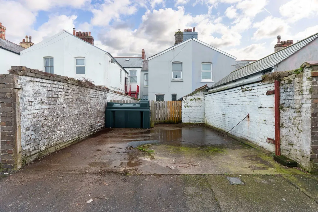 Property photo 3 of 16