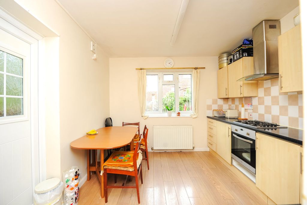 Property photo 3 of 7
