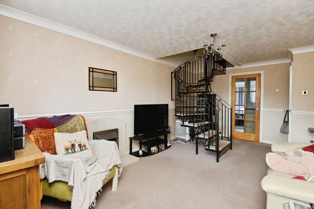 Property photo 3 of 20 Pbox-Img.Jpg