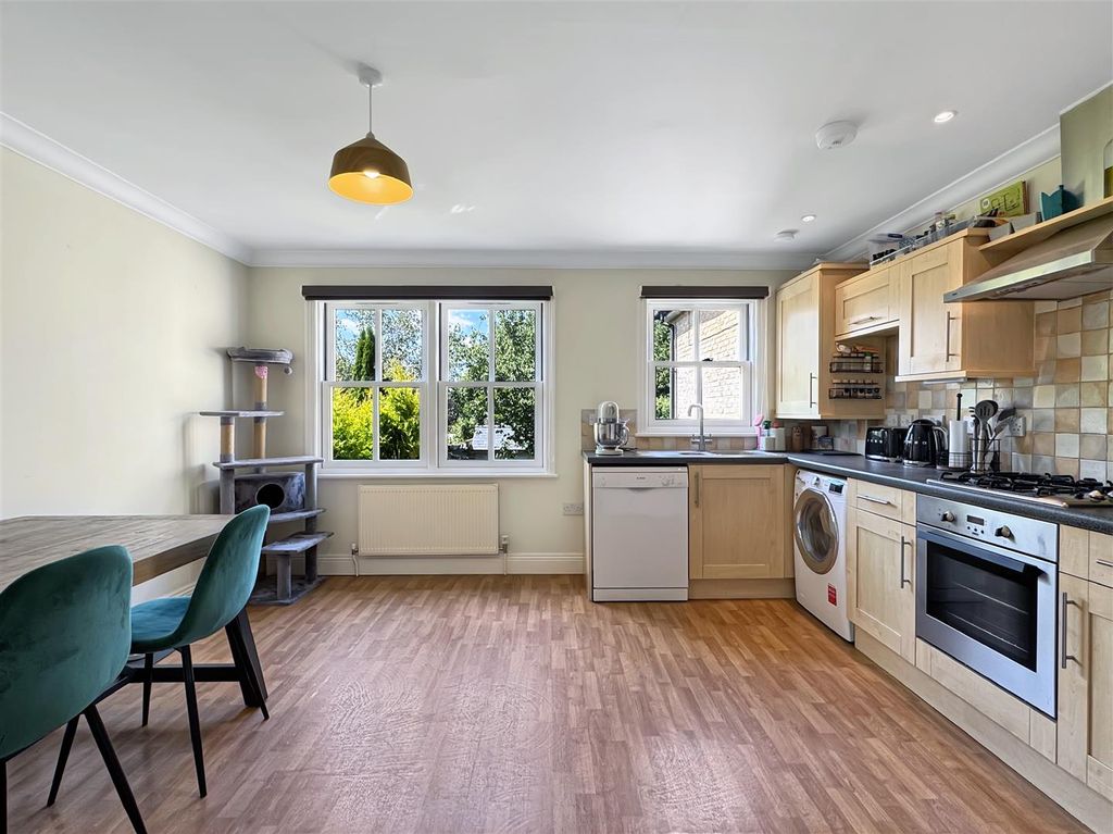 Property photo 1 of 18 Img (7).Jpg