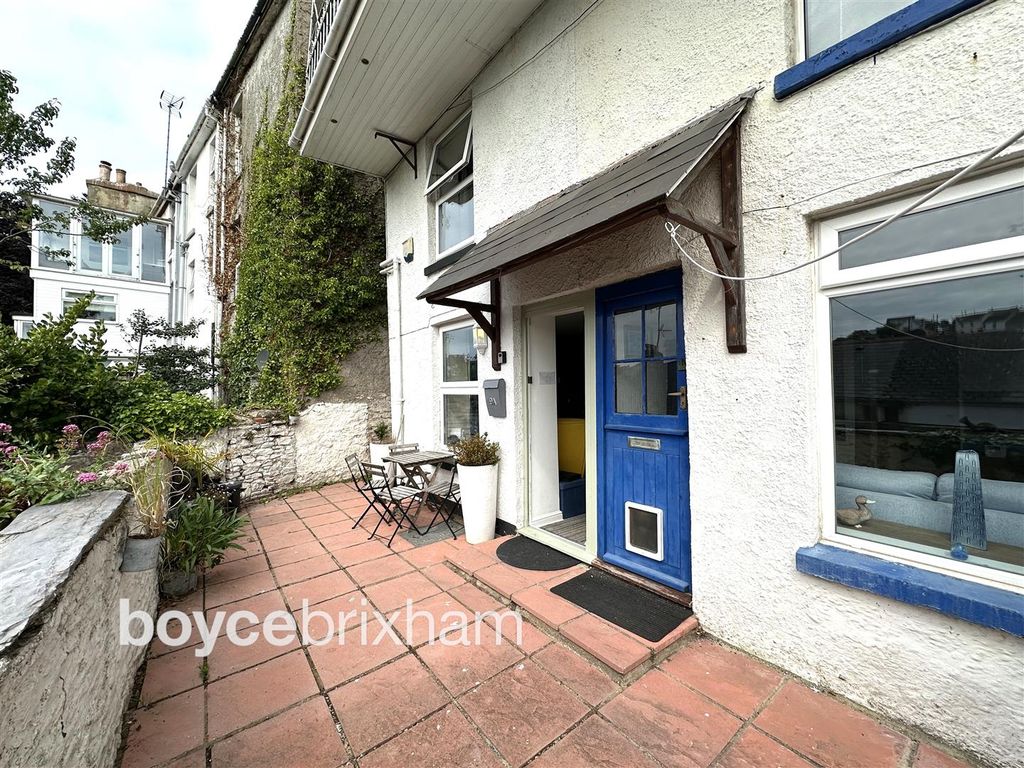 Property photo 1 of 14 Station Hill