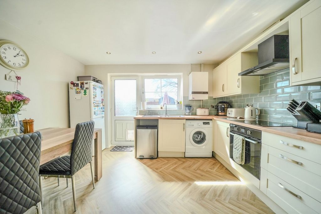 Property photo 2 of 22