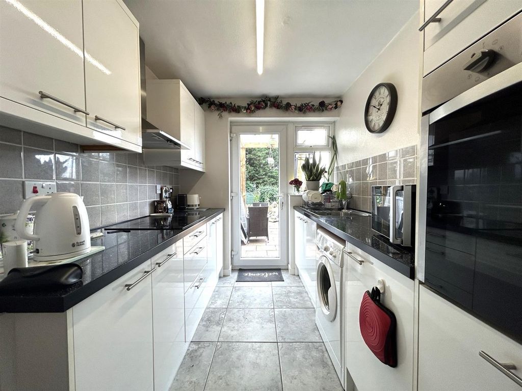 Property photo 2 of 11 Image