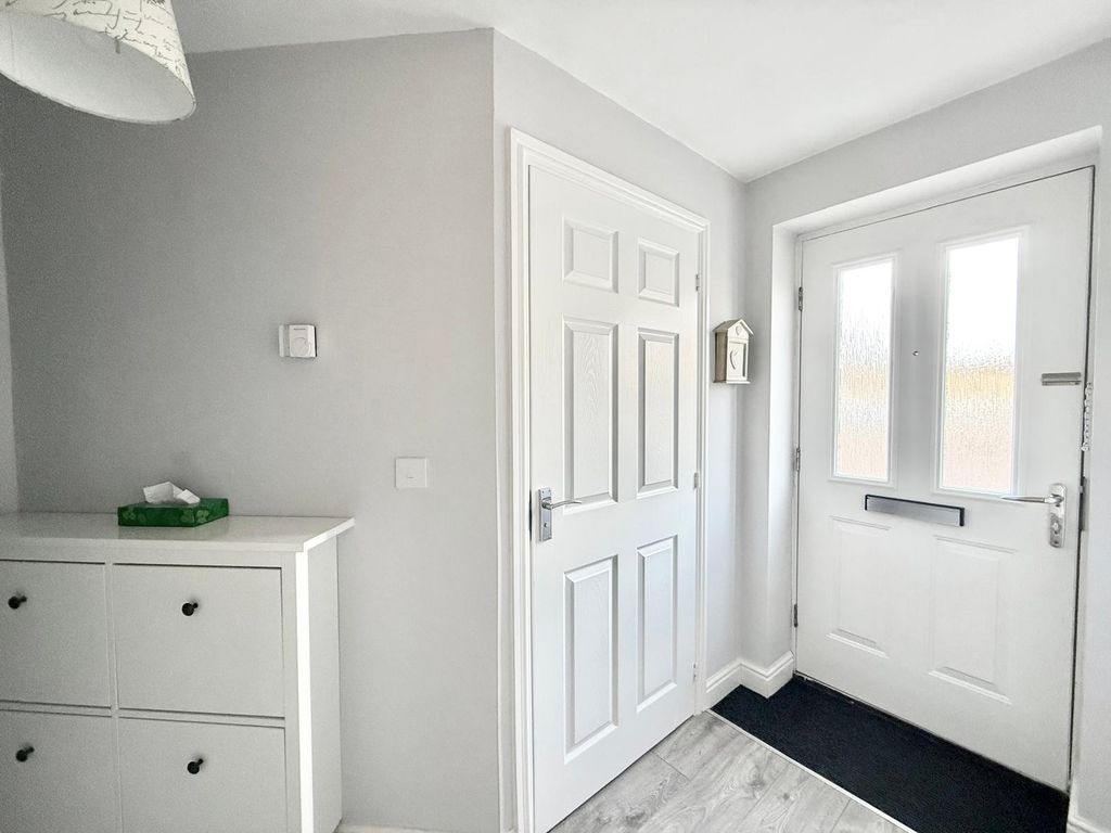 Property photo 2 of 15 Hallway