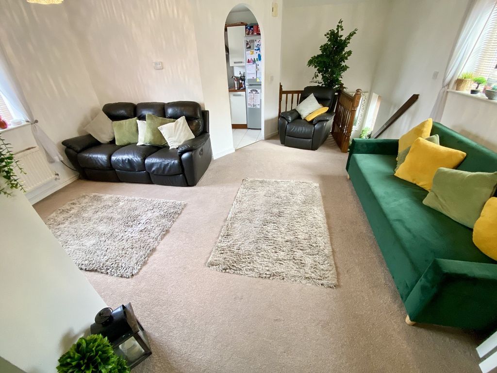 Property photo 2 of 12