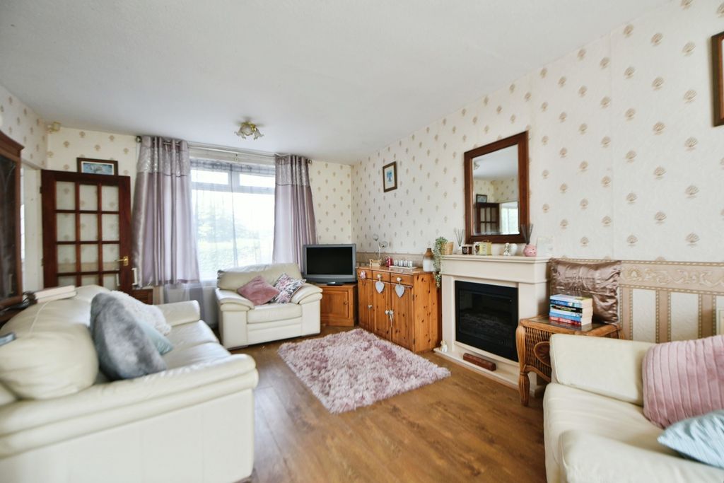Property photo 3 of 16 Pbox-Img.Jpg