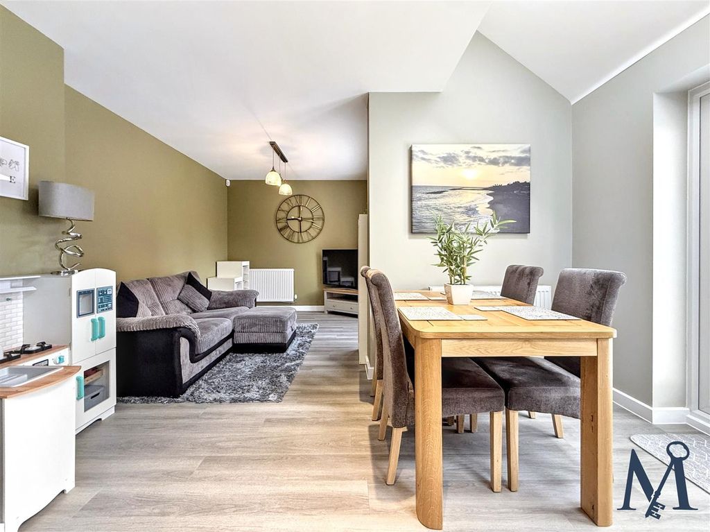 Property photo 3 of 25 Kitchen Diner