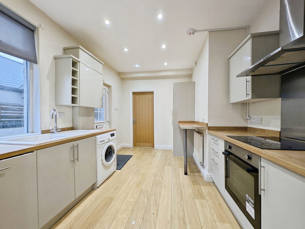 Property photo 2 of 7 Pbox-Img.Jpg