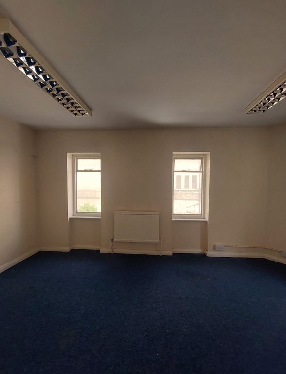 Property photo 3 of 4