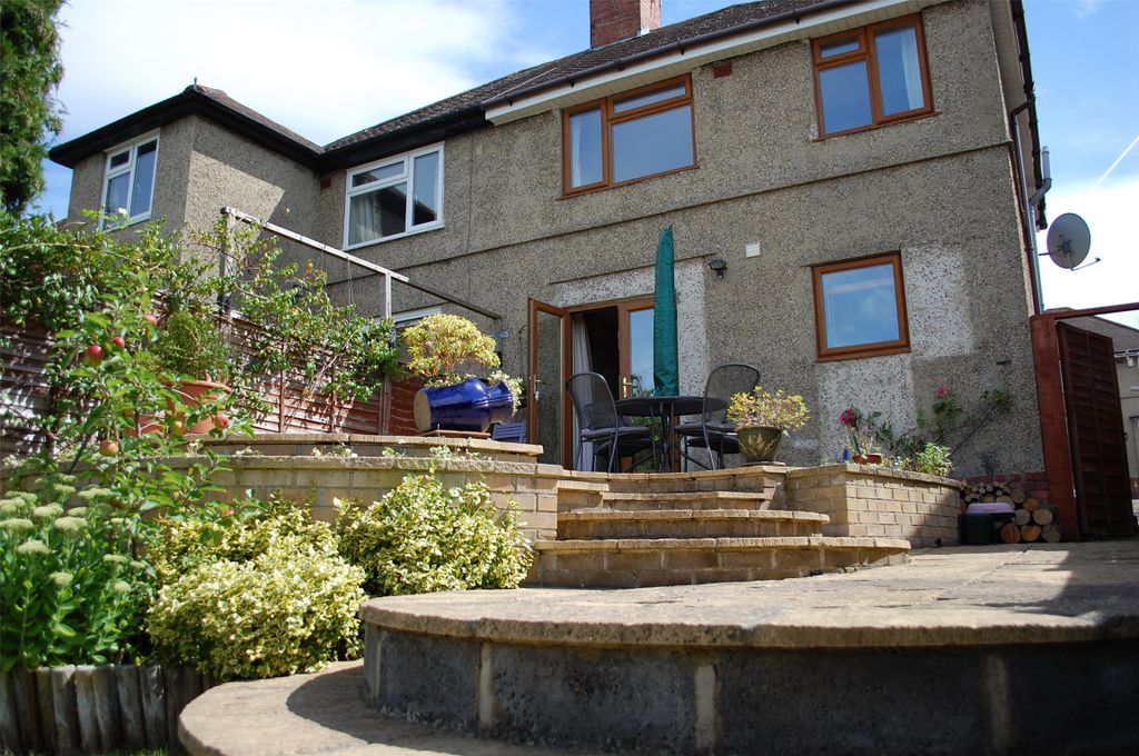 Property photo 2 of 13 Garden
