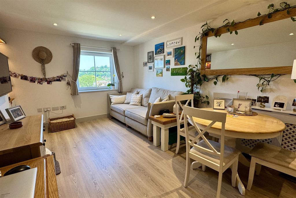 Property photo 2 of 15 Img_0436.Jpg