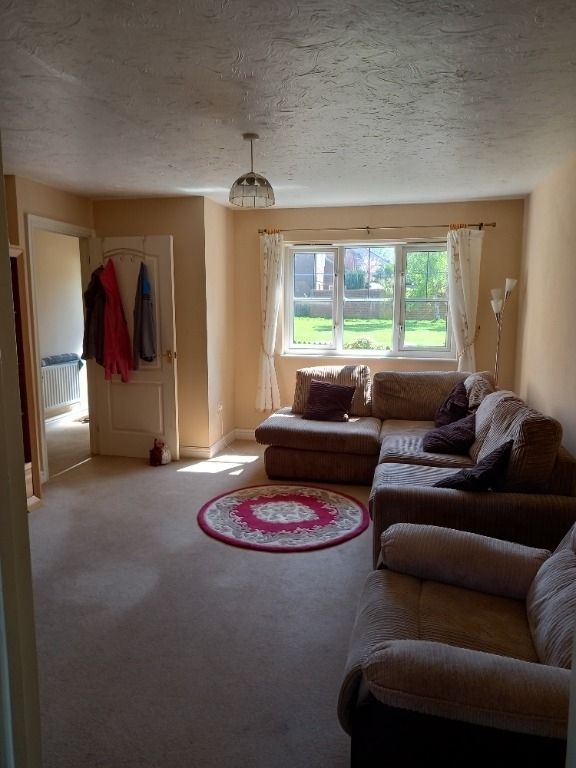 Property photo 3 of 12