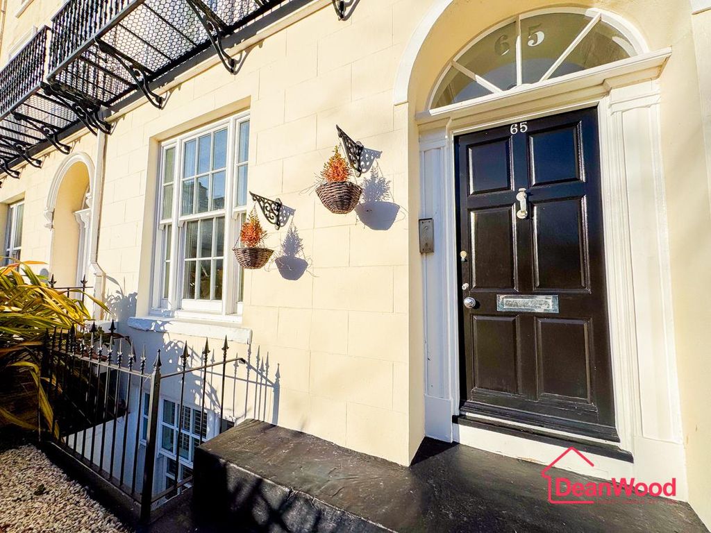 Property photo 2 of 44 Untitled-108.Jpg