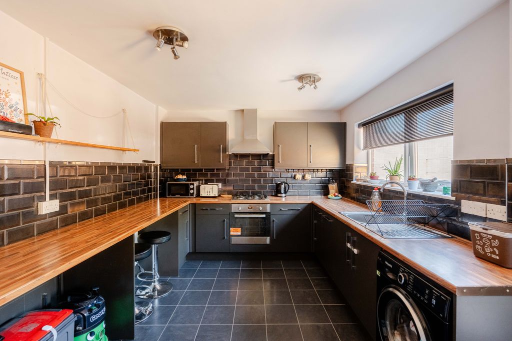 Property photo 2 of 19 12