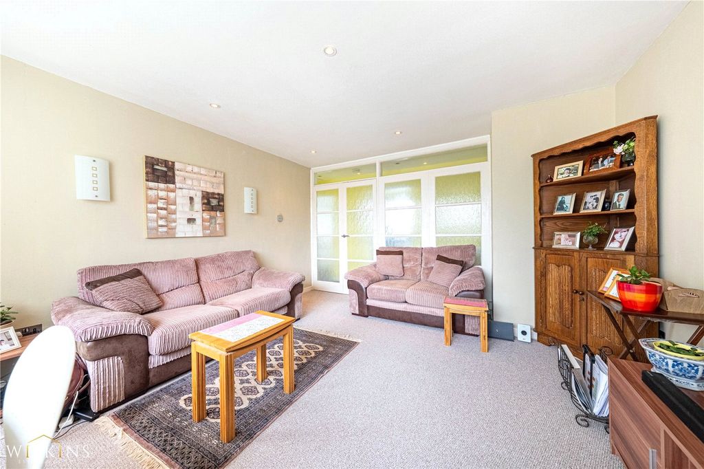 Property photo 3 of 17 Picture No. 12