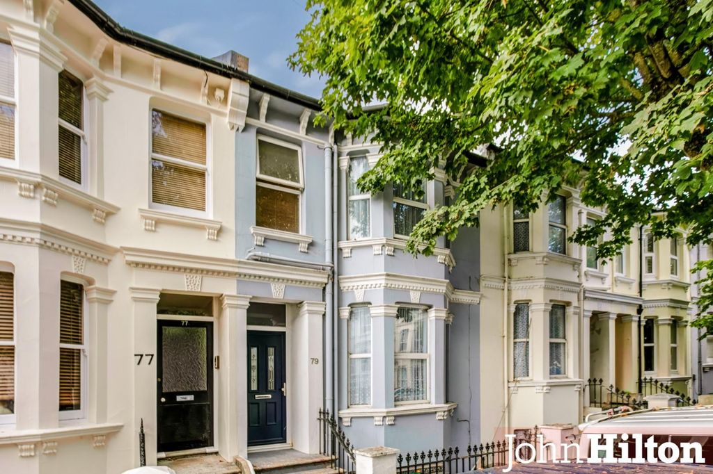 Property photo 1 of 14 Shaftesbury Road-4.Jpg