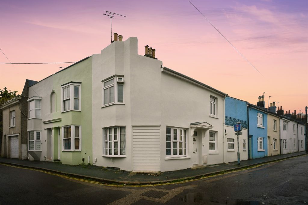 Property photo 1 of 23