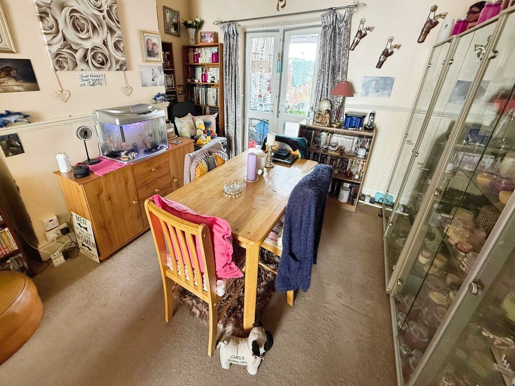 Property photo 3 of 12