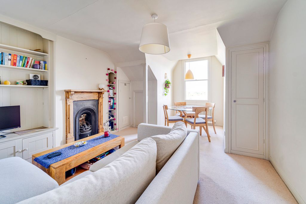 Property photo 2 of 11 Ndb04221_Enfused