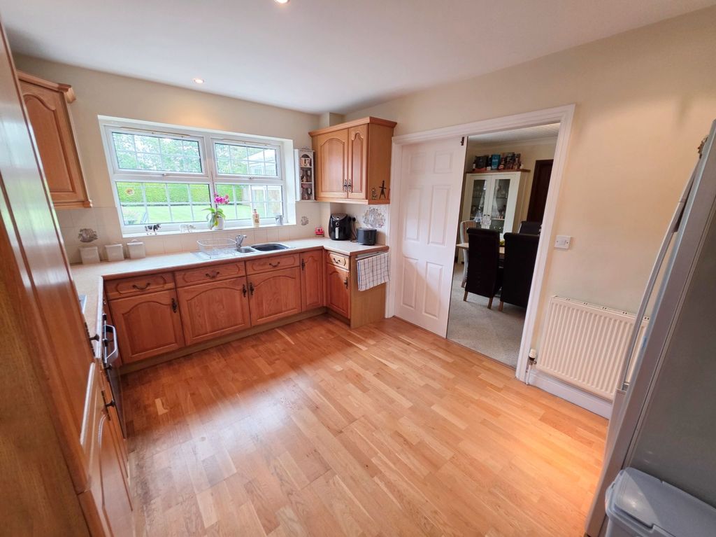 Property photo 3 of 35