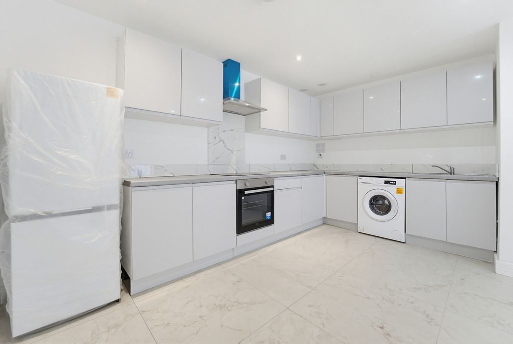 Additional image 9 of 19 bed block of flats for saleQueensway, Enfield EN3