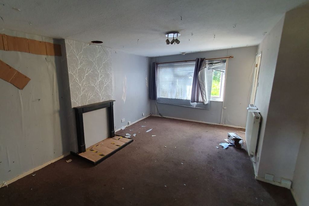 Property photo 3 of 15