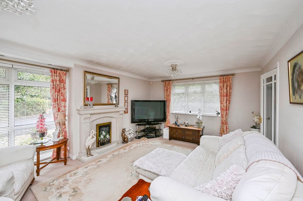 Property photo 3 of 24 Pbox-Img.Jpg