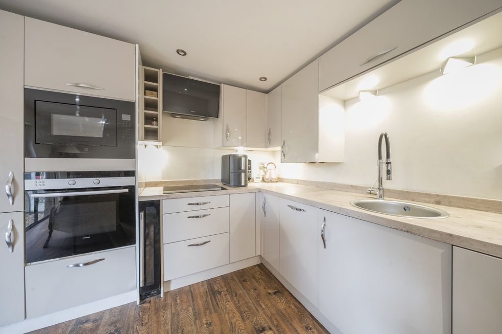 Property photo 3 of 10 1360643-2-68Dd6E90ce076