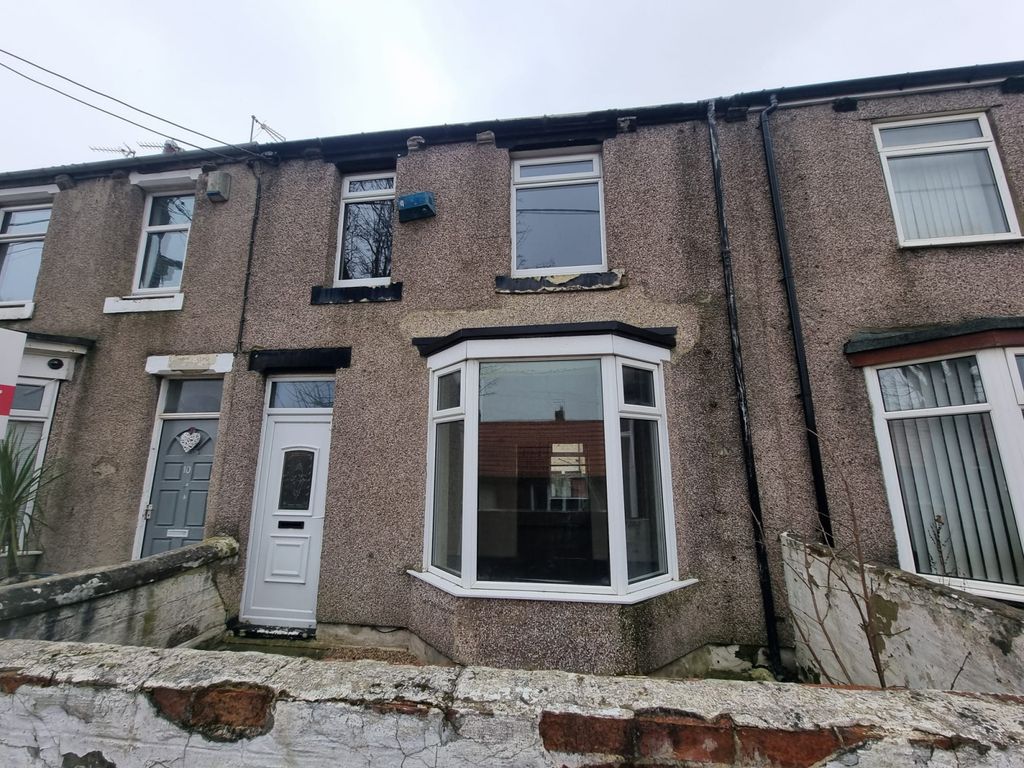 Property photo 1 of 11 3 Bedroom Mid Terrace
