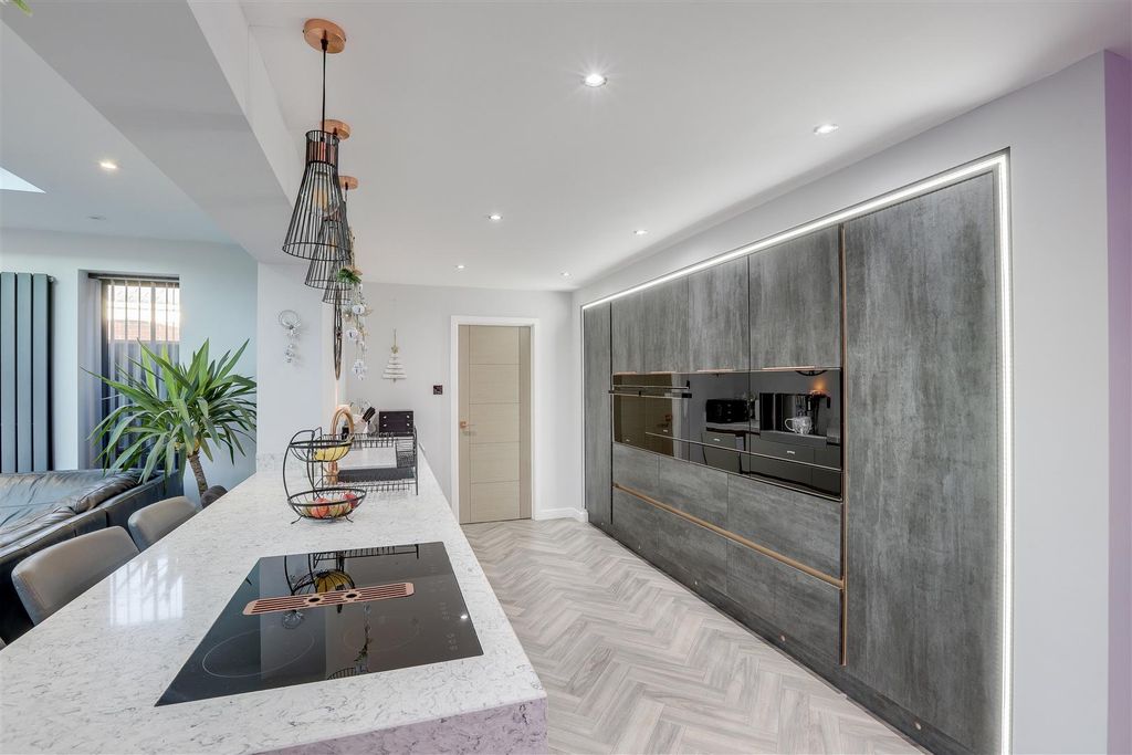 Property photo 3 of 24 191224_17.Jpg