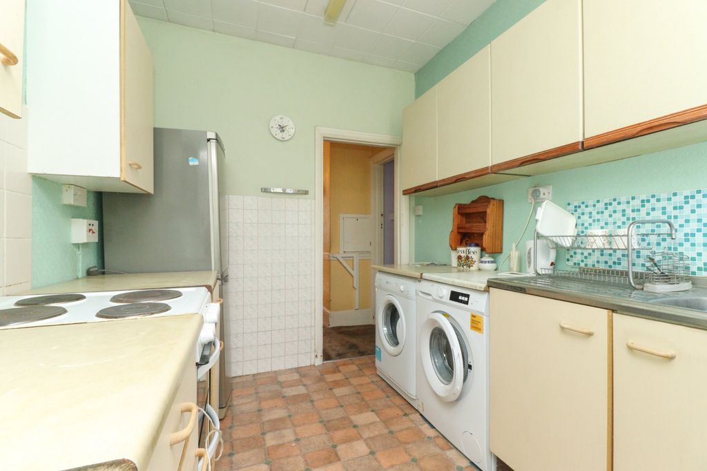 Property photo 3 of 14 Picture 3